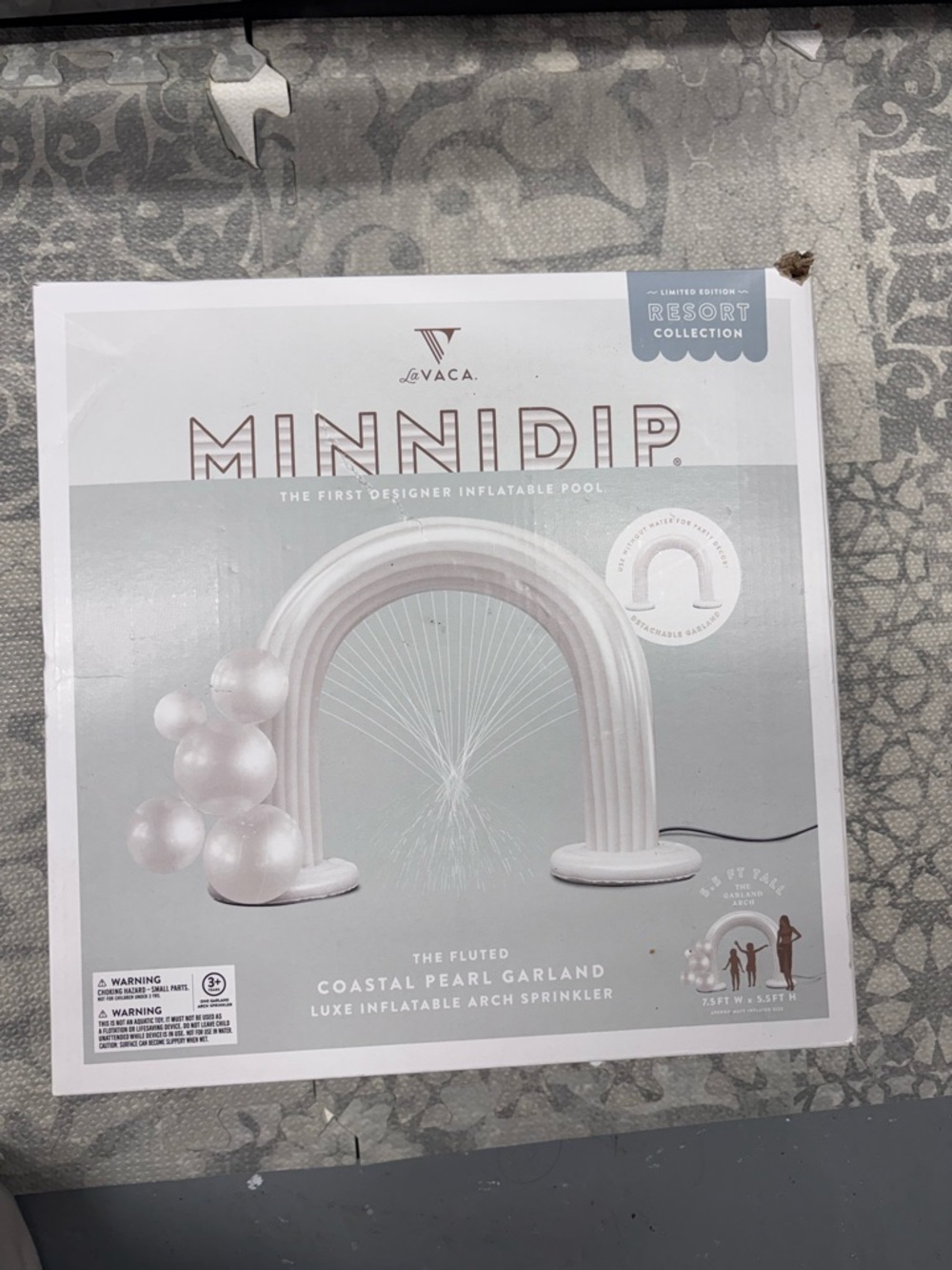 MINNIDIP Coastal Pearl Garland Inflatable Arch Sprinkler - White by